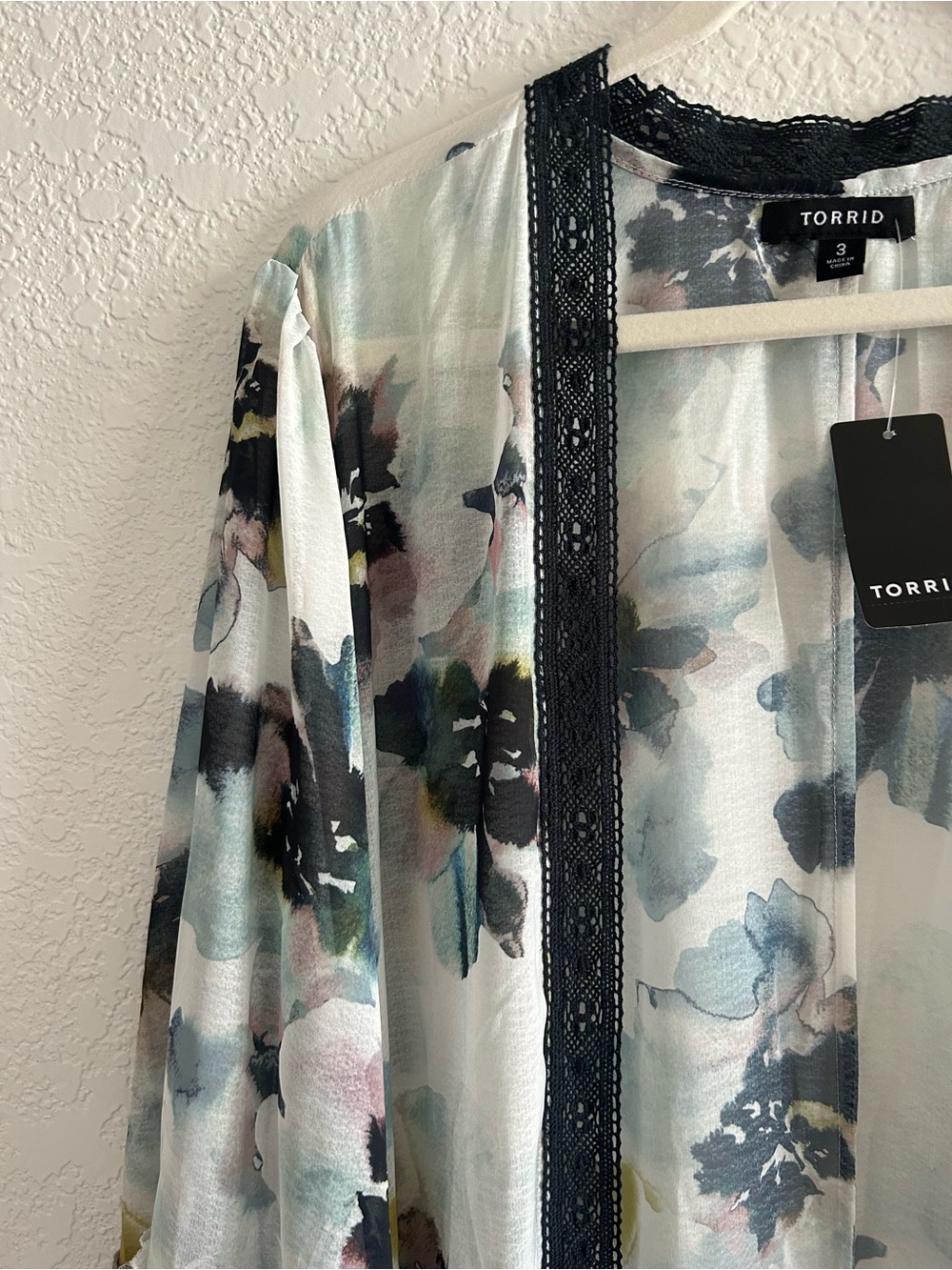Torrid Textured Chiffon Midi Ruffle Floral Cloud Dancer Kimono in Light Blue - Picture 5 of 9